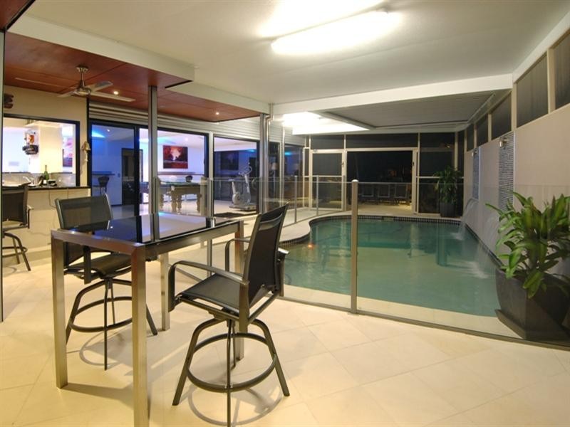 24 Daru Avenue, Runaway Bay QLD 4216