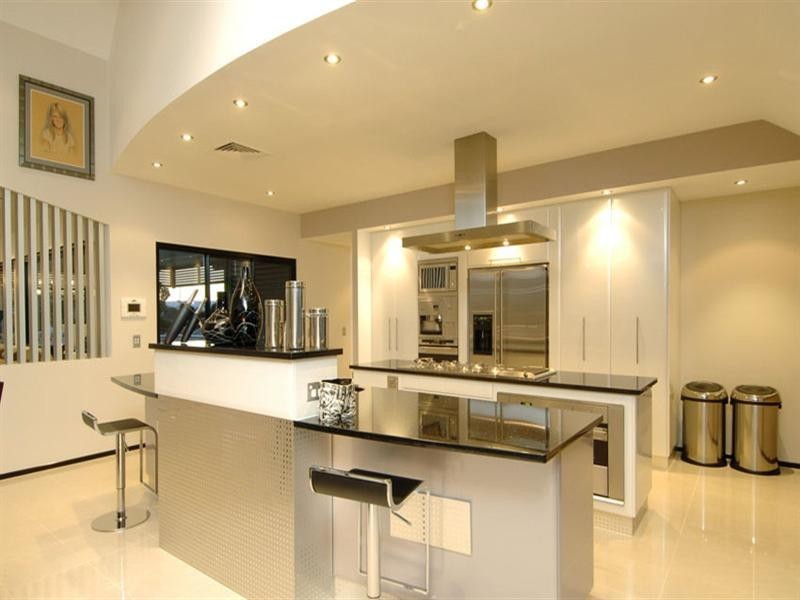 24 Daru Avenue, Runaway Bay QLD 4216