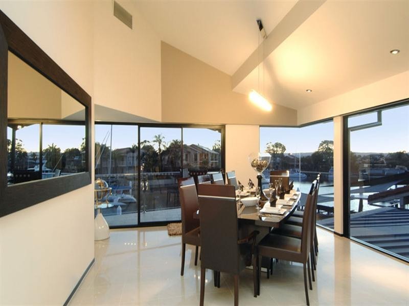 24 Daru Avenue, Runaway Bay QLD 4216