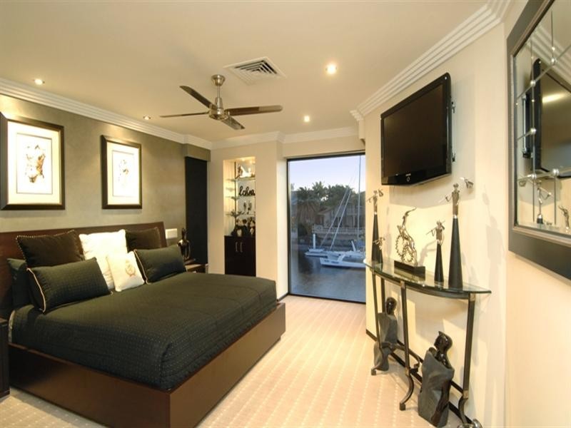 24 Daru Avenue, Runaway Bay QLD 4216