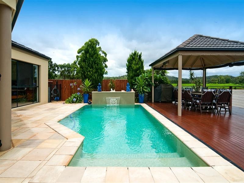 61 Brittany Drive, Oxenford QLD 4210