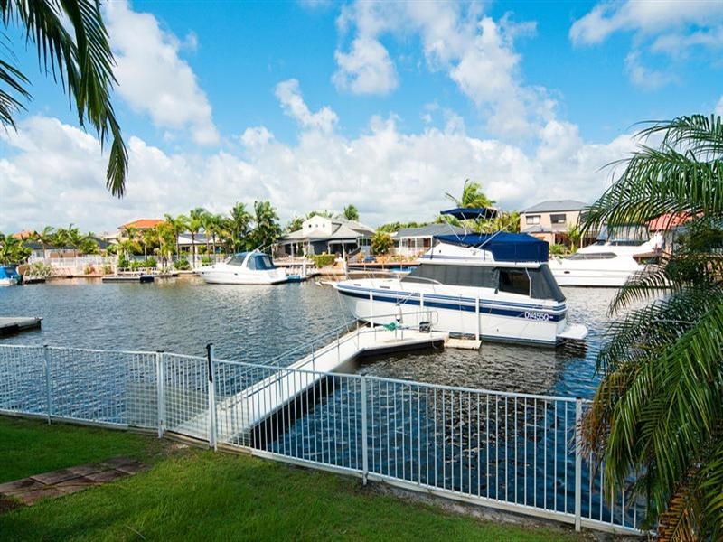 102 Sundance Way, Runaway Bay QLD 4216