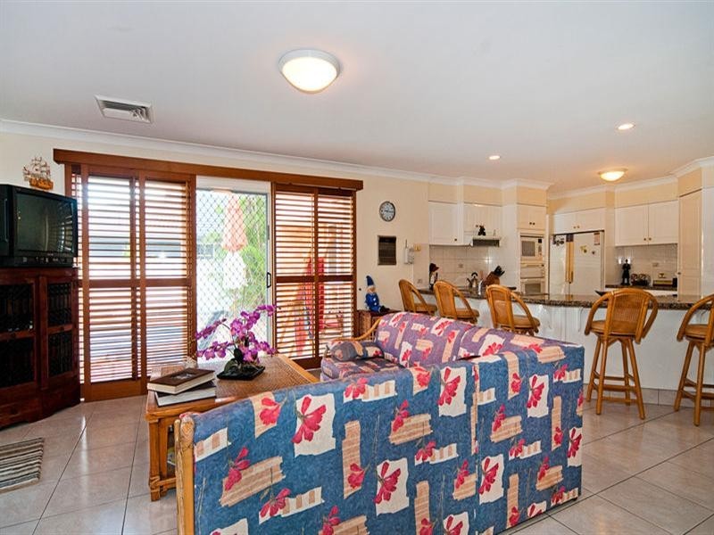 102 Sundance Way, Runaway Bay QLD 4216