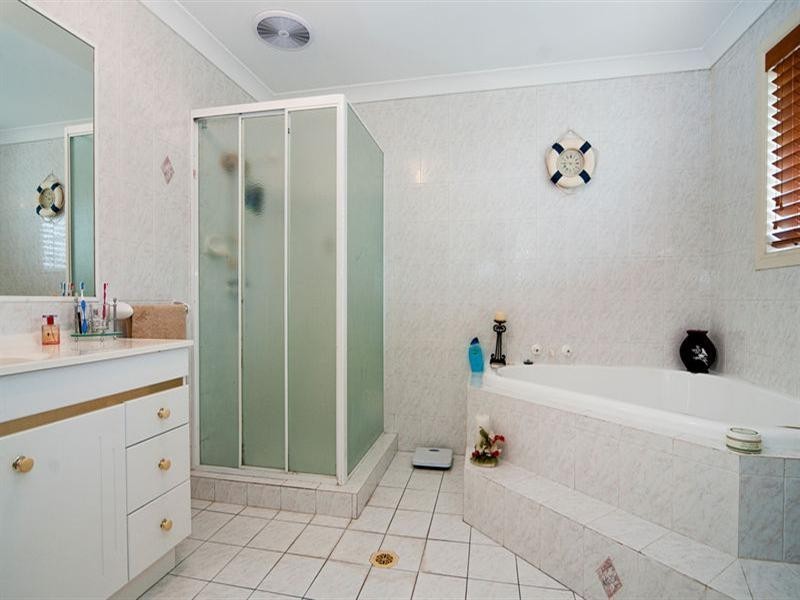 102 Sundance Way, Runaway Bay QLD 4216