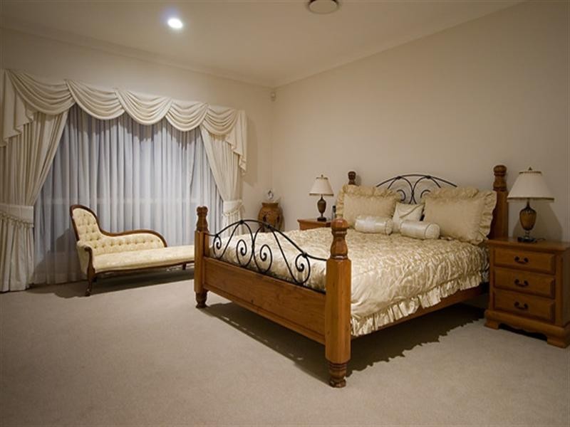 53 Cockleshell Court, Runaway Bay QLD 4216