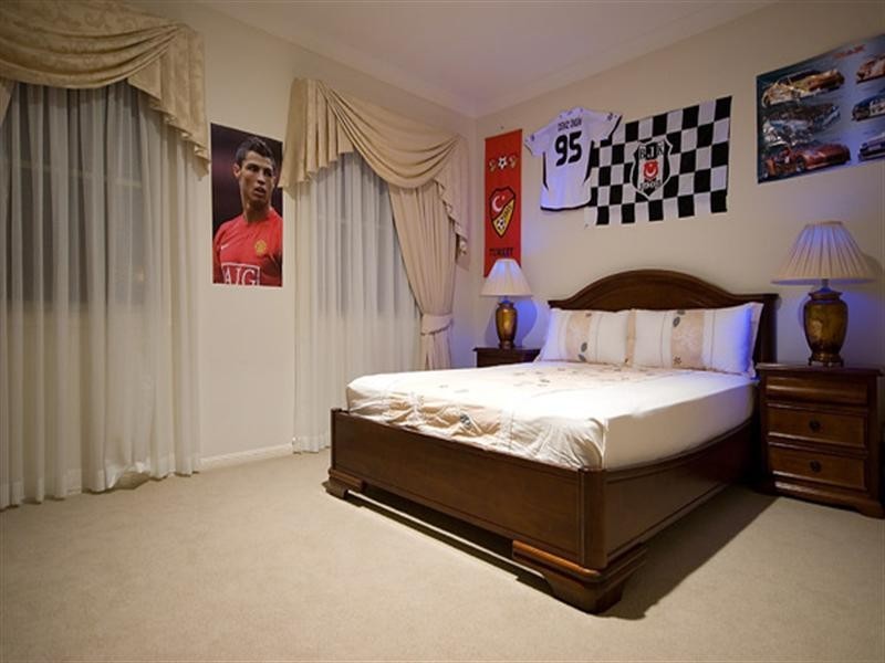 53 Cockleshell Court, Runaway Bay QLD 4216