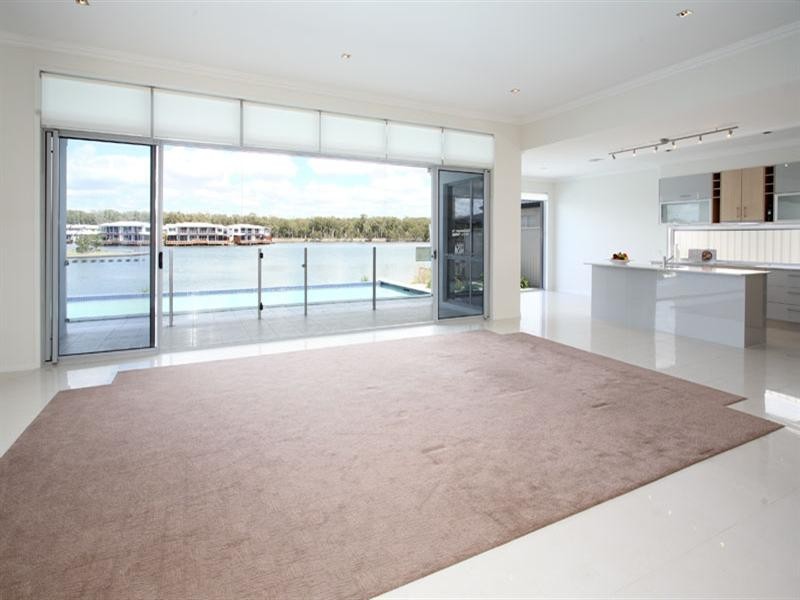 15 Manacor Place, Coombabah QLD 4216