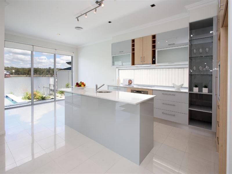 15 Manacor Place, Coombabah QLD 4216