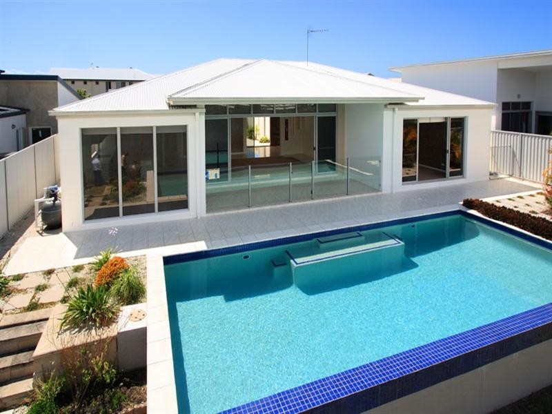 15 Manacor Place, Coombabah QLD 4216