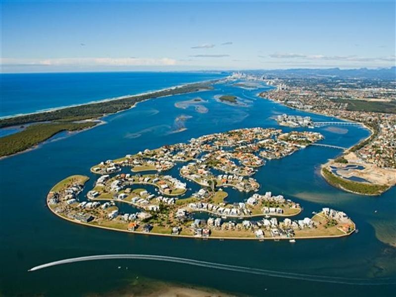 Sovereign Islands QLD 4216