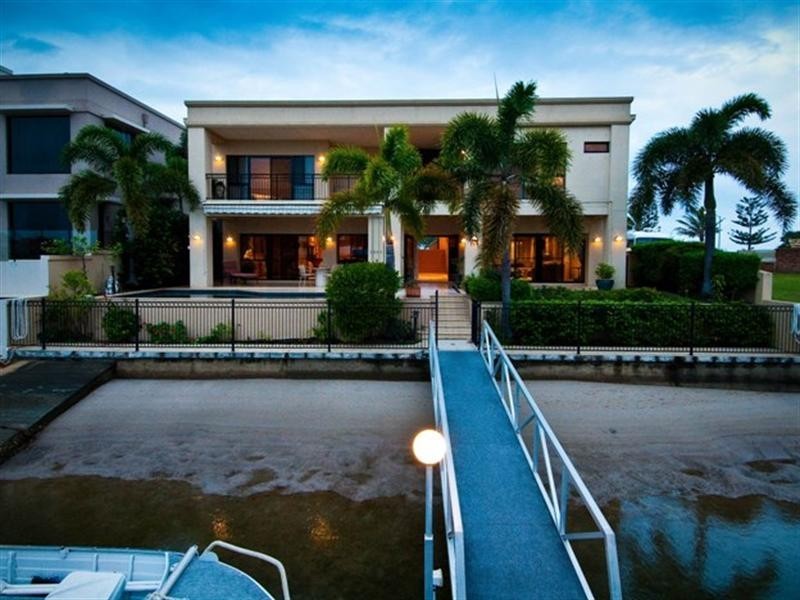 44 Shearwater Esplanade, Runaway Bay QLD 4216