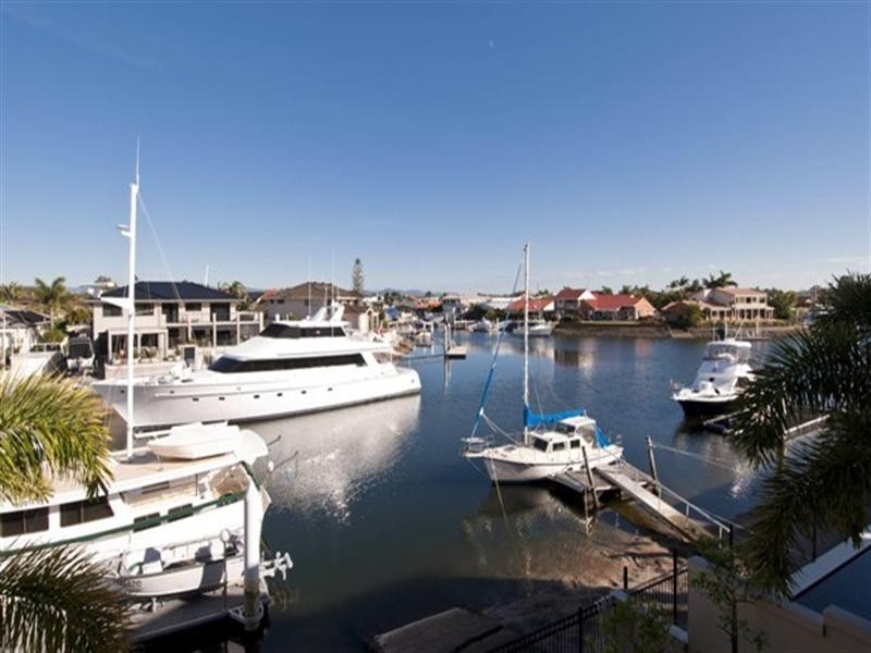 44 Shearwater Esplanade, Runaway Bay QLD 4216