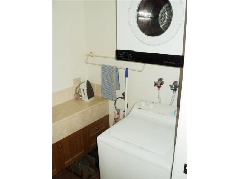 50 John Lund Drive, Hope Island QLD 4212