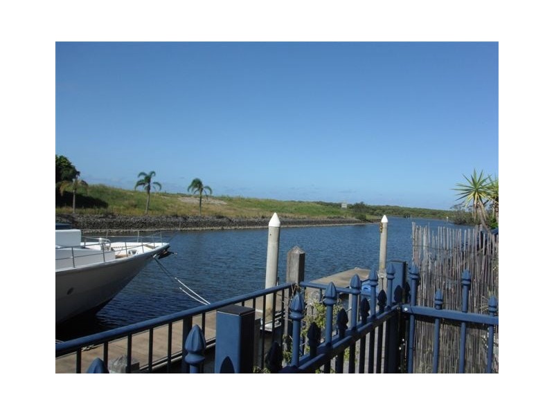 50 John Lund Drive, Hope Island QLD 4212