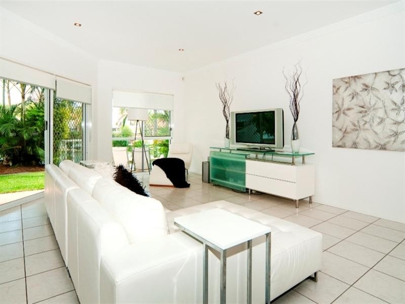 55 Pebble Beach Drive, Runaway Bay QLD 4216