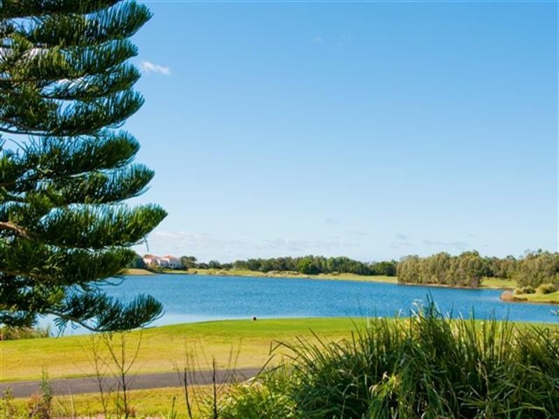 8317 Magnolia Drive East, Hope Island QLD 4212