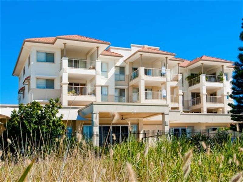 8317 Magnolia Drive East, Hope Island QLD 4212