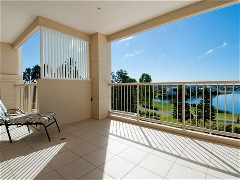 8317 Magnolia Drive East, Hope Island QLD 4212