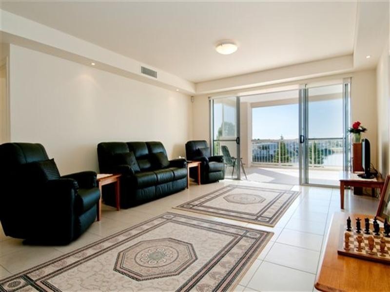 8317 Magnolia Drive East, Hope Island QLD 4212