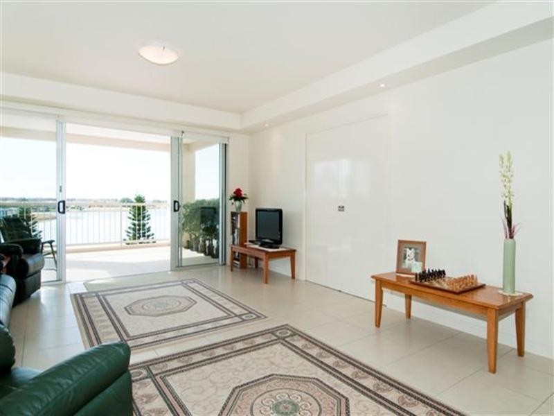 8317 Magnolia Drive East, Hope Island QLD 4212