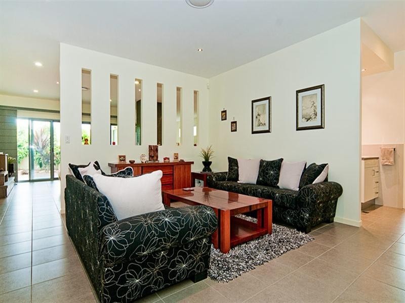 3 James Place, Maudsland QLD 4210