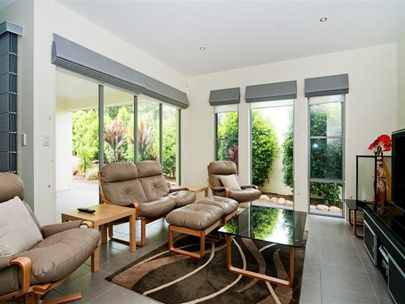 3 James Place, Maudsland QLD 4210