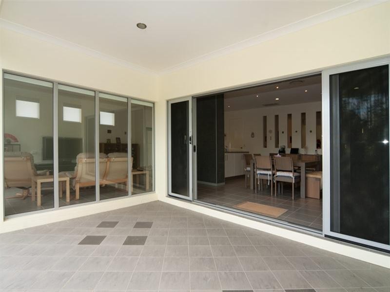 3 James Place, Maudsland QLD 4210