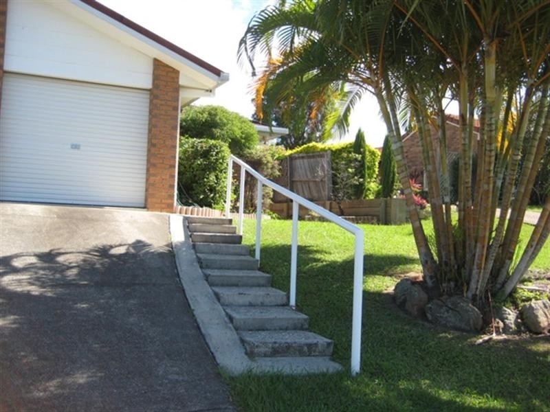 2/8 Ash Court, Arundel QLD 4214
