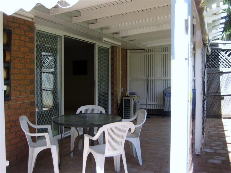 2/8 Ash Court, Arundel QLD 4214