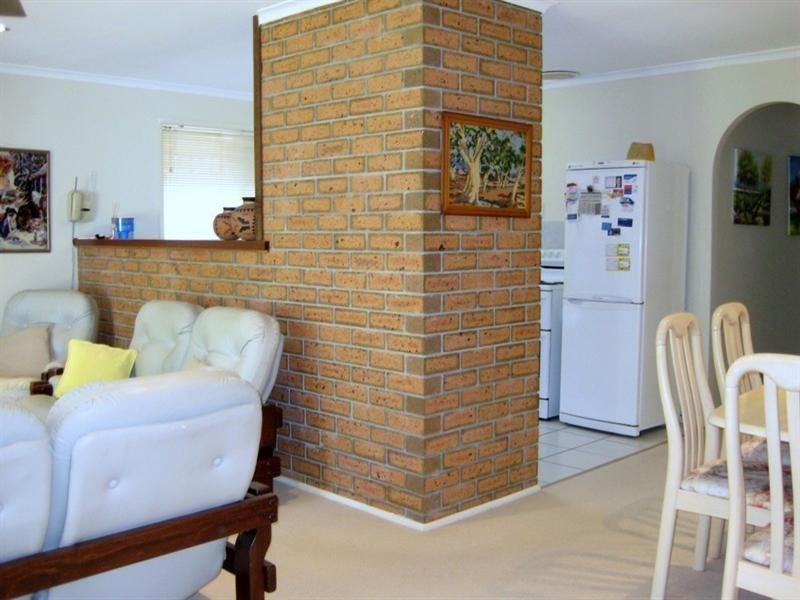 2/8 Ash Court, Arundel QLD 4214