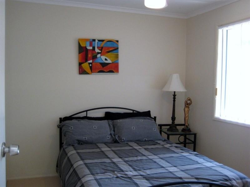 2/8 Ash Court, Arundel QLD 4214