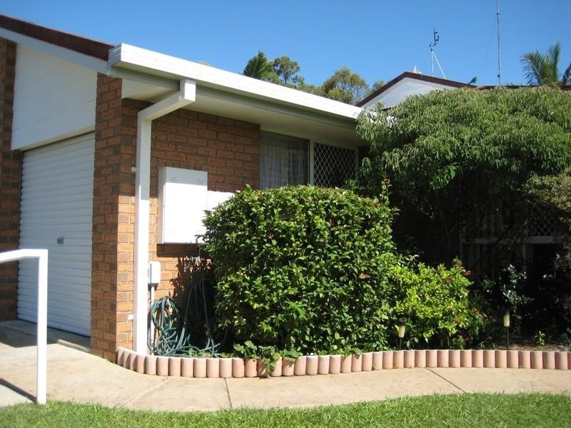 2/8 Ash Court, Arundel QLD 4214