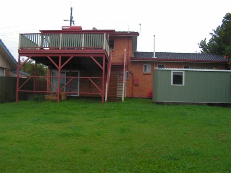 17 Ashbourne Terrace, Biggera Waters QLD 4216