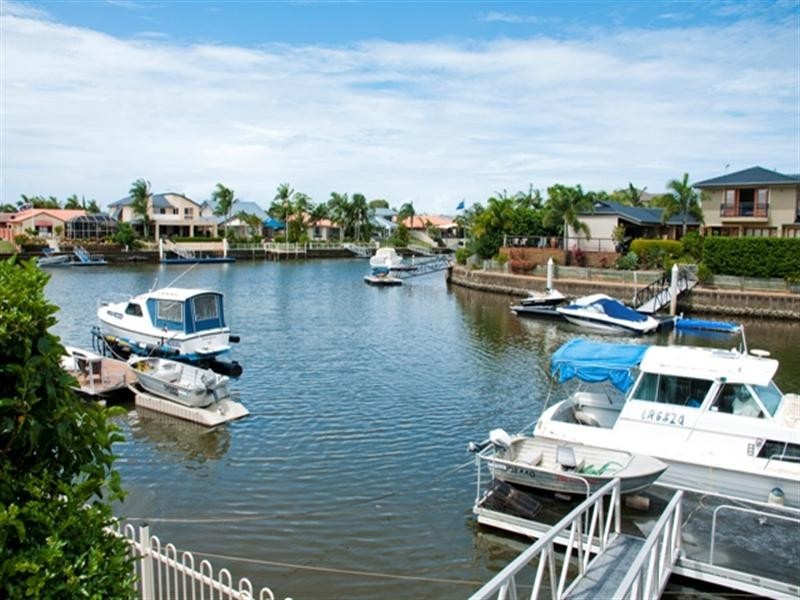 16 Cockleshell Court, Runaway Bay QLD 4216