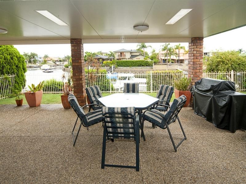 16 Cockleshell Court, Runaway Bay QLD 4216