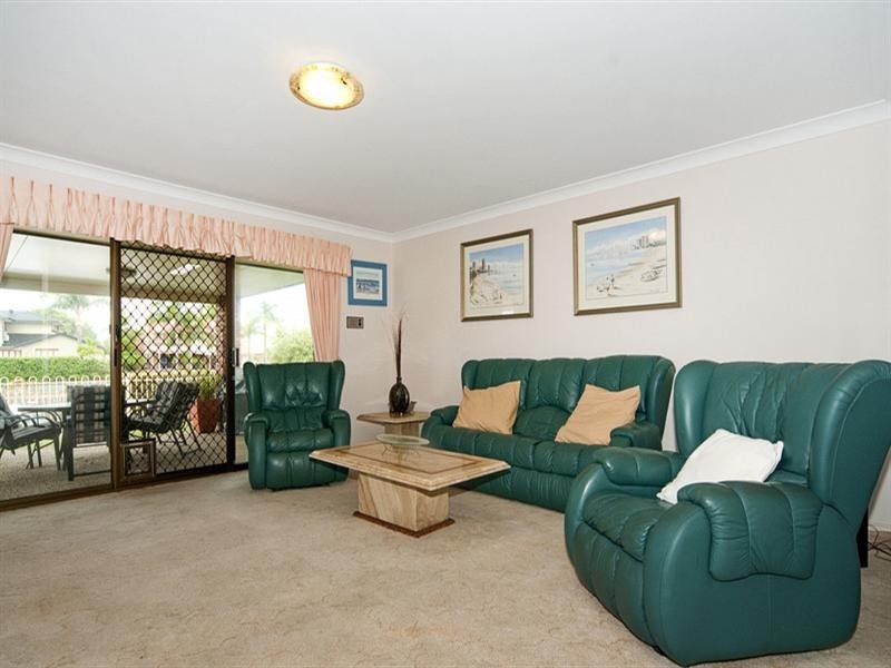 16 Cockleshell Court, Runaway Bay QLD 4216