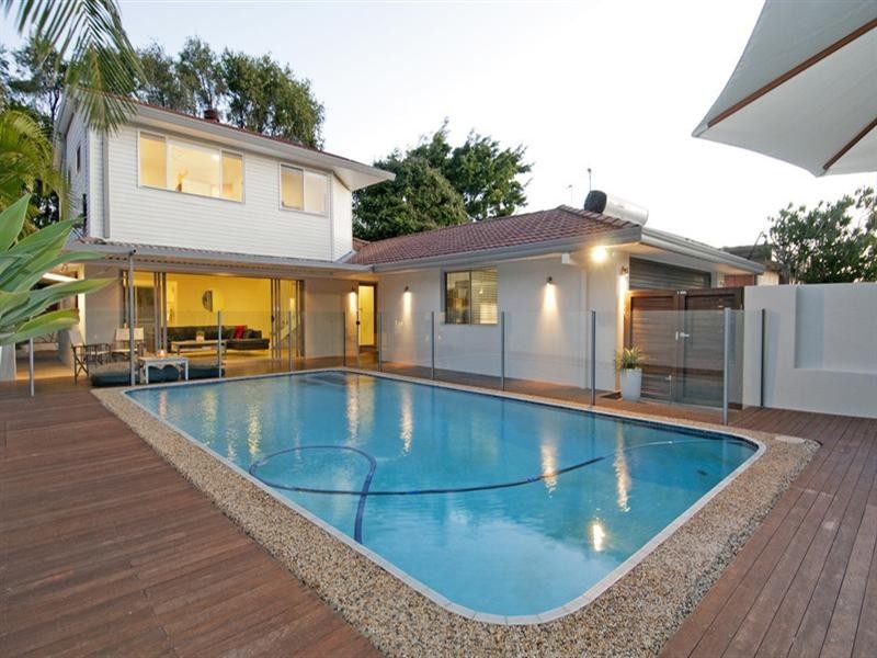 64 Poinsettia Avenue, Hollywell QLD 4216