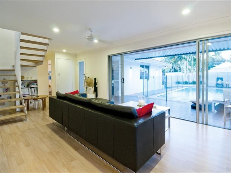 64 Poinsettia Avenue, Hollywell QLD 4216