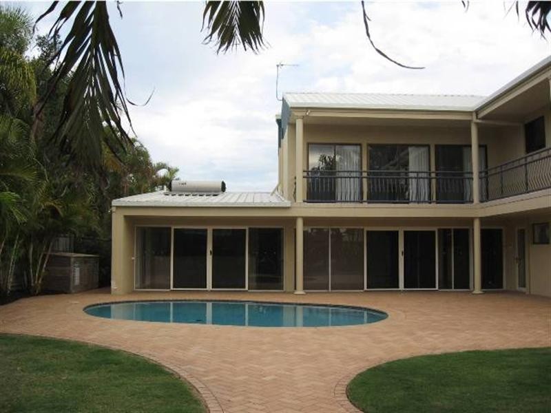 9 Salamau Street, Runaway Bay QLD 4216