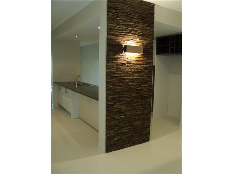 1/50 Government Road, Labrador QLD 4215