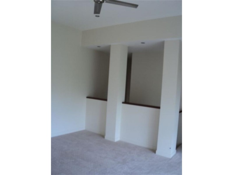 1/50 Government Road, Labrador QLD 4215