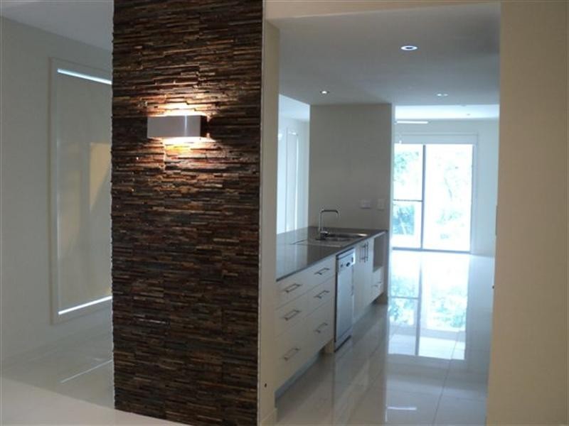 1/50 Government Road, Labrador QLD 4215