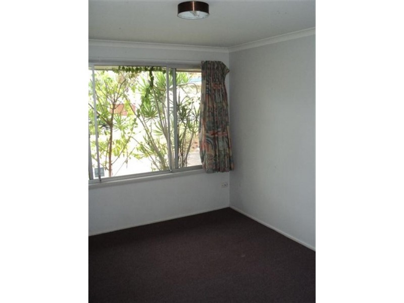 40 Anembo Street, Chevron Island QLD 4217