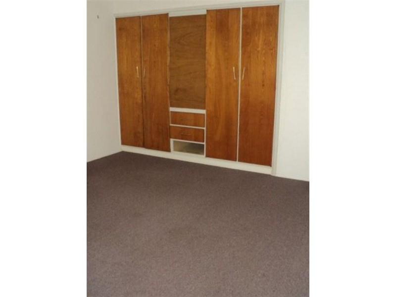 40 Anembo Street, Chevron Island QLD 4217