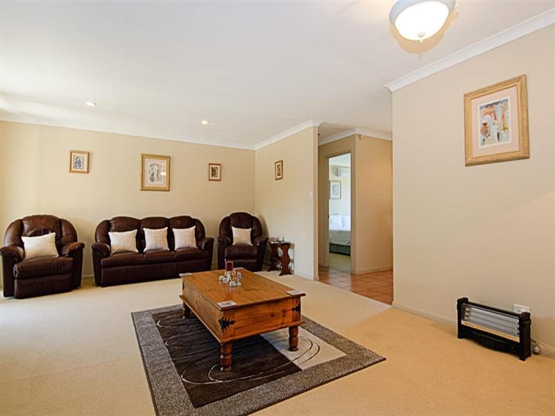 9 Suncrest Court, Parkwood QLD 4214