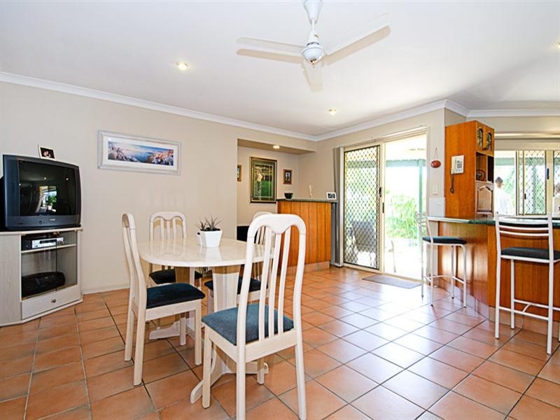 9 Suncrest Court, Parkwood QLD 4214