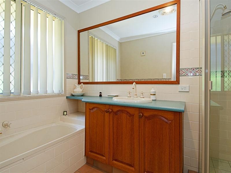 9 Suncrest Court, Parkwood QLD 4214