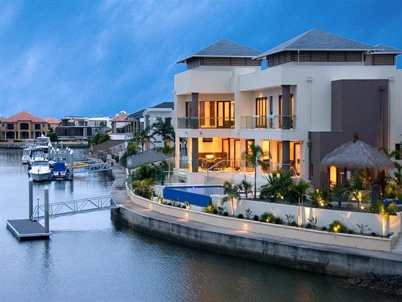 Sovereign Islands QLD 4216