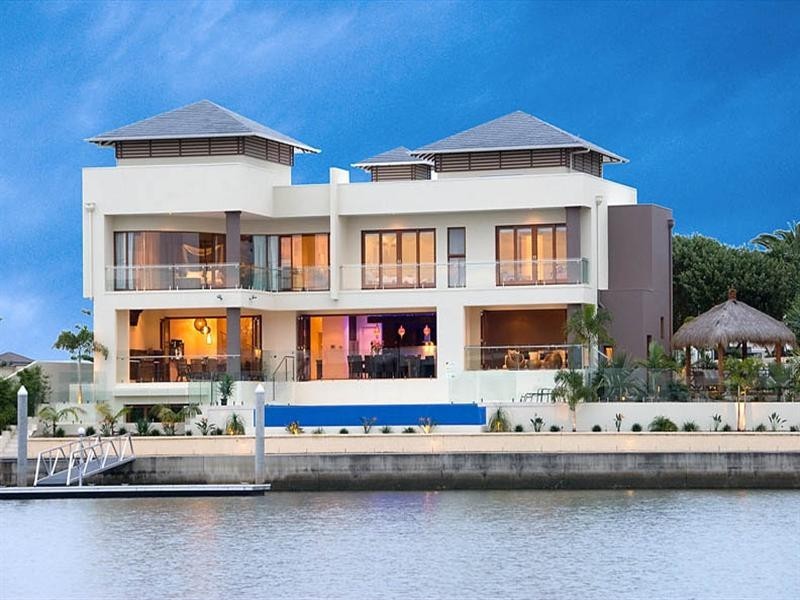 Sovereign Islands QLD 4216