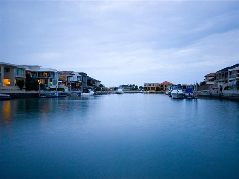 Sovereign Islands QLD 4216